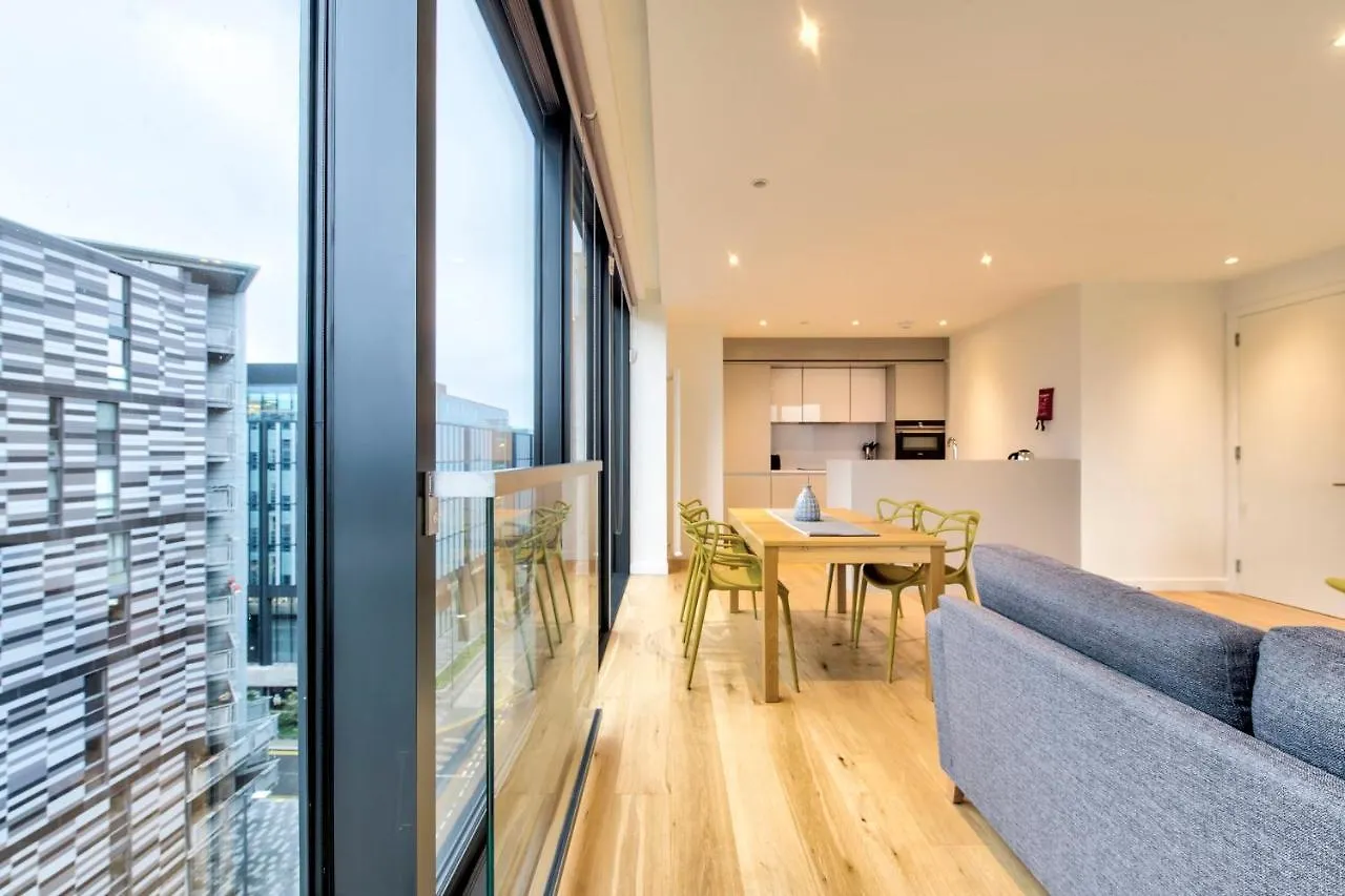 Guestready - Stylish Top Floor Apt In The City Centre Edinburgh