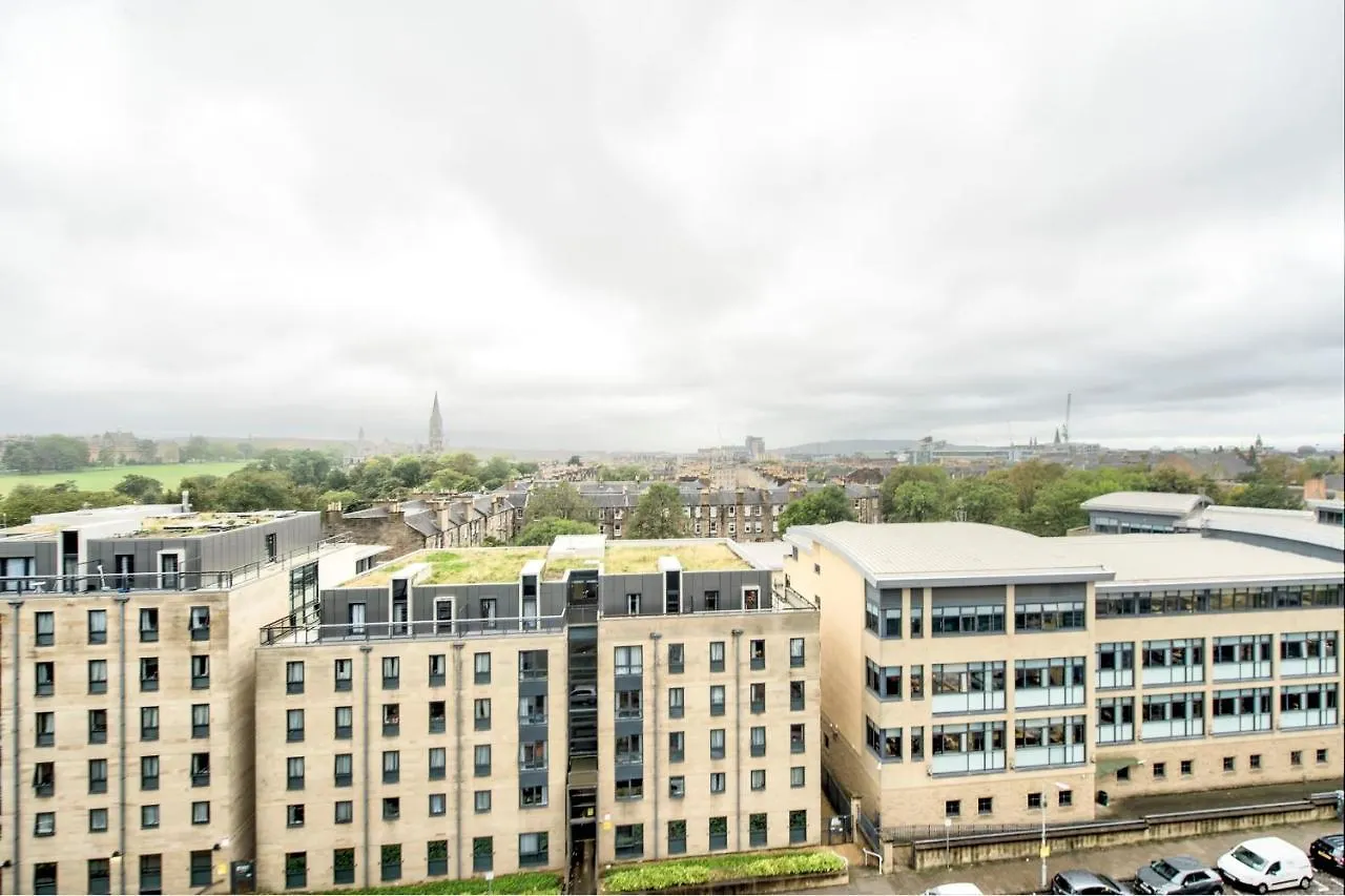 Guestready - Stylish Top Floor Apt In The City Centre Edinburgh